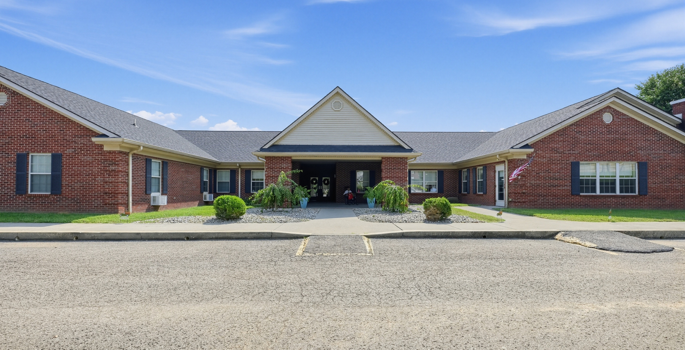 02_1108_Regency_Way-Exterior-3430 1