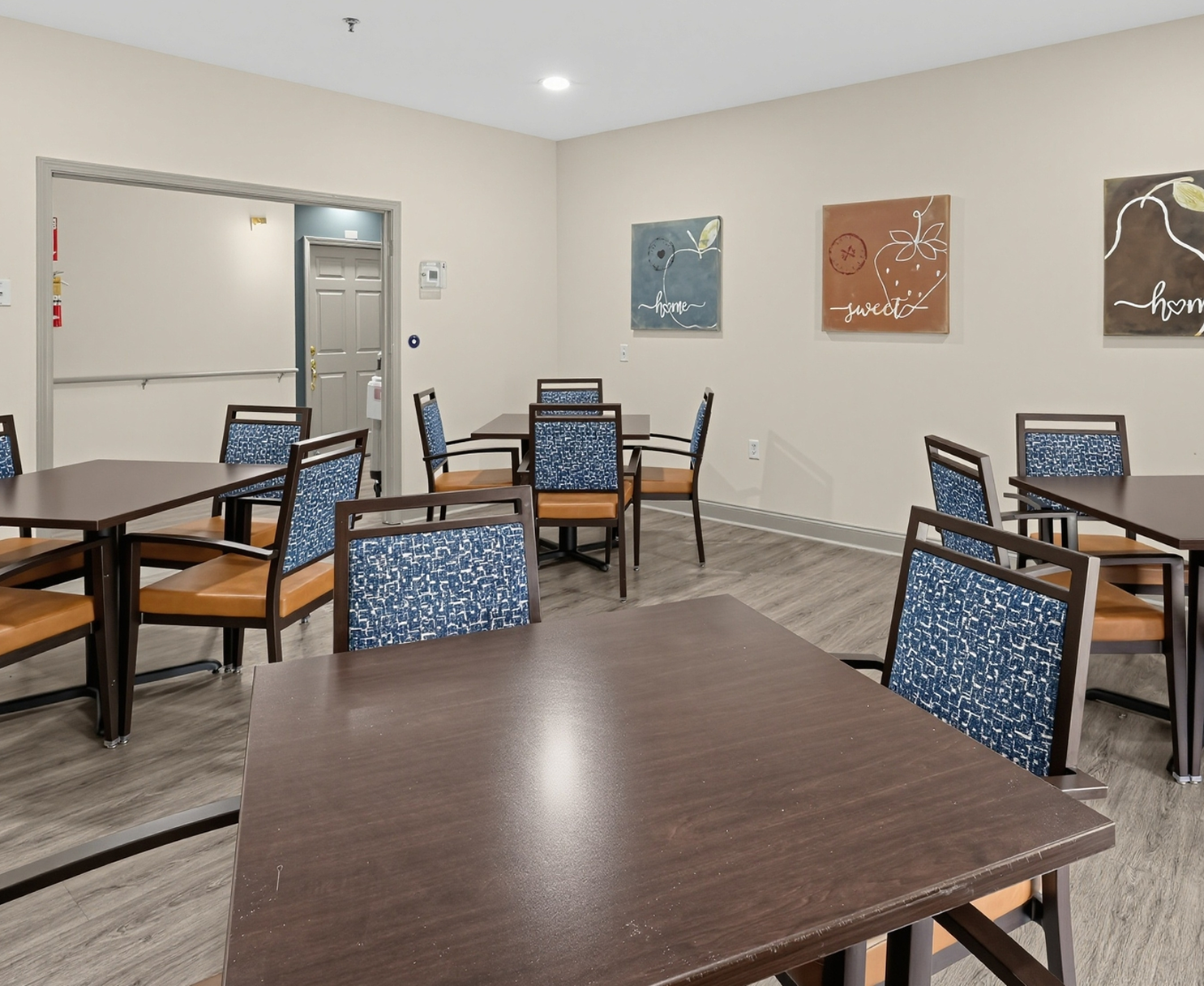 17_1108_Regency_Way-Dining_room-3422 1