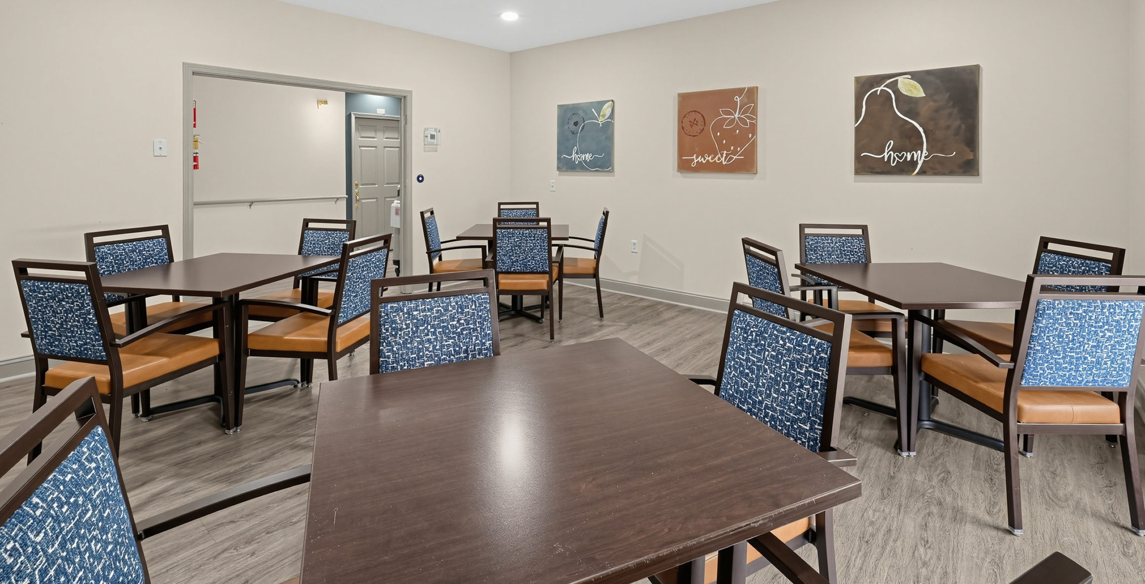 17_1108_Regency_Way-Dining_room-3422 2